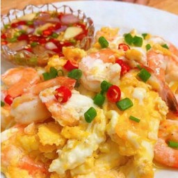 ข้าวไข่ขยี่กุ้ง