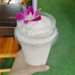 มะพร้าวปั่นนมสด