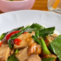 ข้าวคะหน้าหมูกรอบ