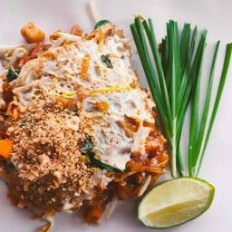 ผัดไทย  แม่ใหญ่ลาว  ณ  การเคหะ-เซฟวัน