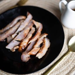 คอหมูอบโอ่ง 100กรัม