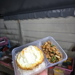 กระเพาะหมูสับไข่ดาว