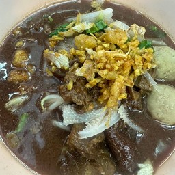 ก๋วยเตี๋ยวเนื้อตุ๋น