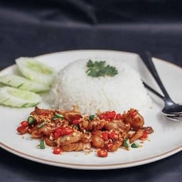 ผัดพริกเกลือราดข้าว