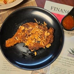 ไก่ทอดหอมเจียว (น่องติดสะโพกทั้งชิ้น)