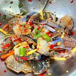 ยำปูม้าสด