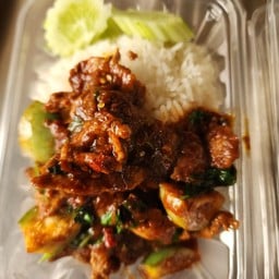 ข้าวราดพริกแกงเนื้อ