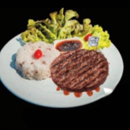 ข้าวหน้าสเต็กเนื้อบด