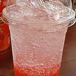 สตอเบอรี่โซดา