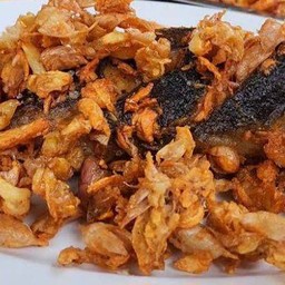 ปลาดุกทอดกระเทียมพริกไทย