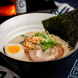 [อร่อยซ่ากับโค้ก] ทงคัตสึราเมง +  โค้ก ออริจินัล (กระป๋อง)