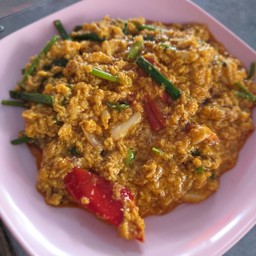 ผัดผงกระหรี่(กับข้าวนะค่ะ)