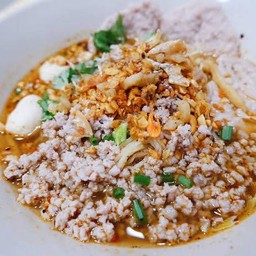ก๋วยเตี๋ยวต้มยำหมูสับสูตรโบราณ ลูกชิ้นหมูเมืองทอง