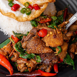 ข้าวกะเพราเป็ดย่างขุนช้าง