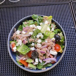 Tuna salad ทูน่าสลัด