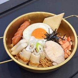 UNNIE's Ramyeon ตลาดจตุจักรชลบุรี