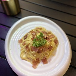 สปาเก็ตตี้คาโบนาร่าเบคอนไก่