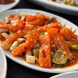 ยำแซลมอน