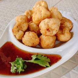 ปลาป๊อปทอด ราดน้ำปลา