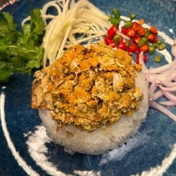 ข้าวหน้าไข่ปู มันปู