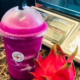 น้ำแก้วมังกรปั่น(เลือกใส่โยเกิร์ตหรือไม่ใส่ก็ได้นะคะ)