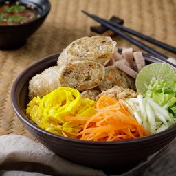 บุ๋นจ๋ายปอเปี๊ยะทอด