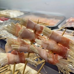 สามชั้นพันเห็ดเข็มทอง