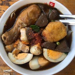 ก๋วยจั๊บน่องไก่