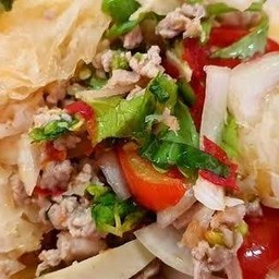 ยำเห็ดขาวหมูสับ