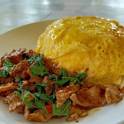 ข้าวกะเพราหมูชิ้น+ไข่ข้น