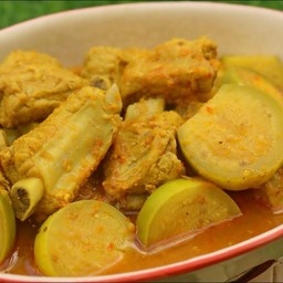 แกงส้มซี่โครงหมู