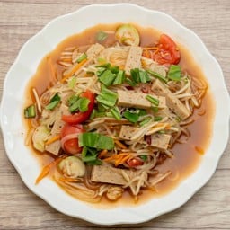 ตำเส้นเล็กไก่ยอ