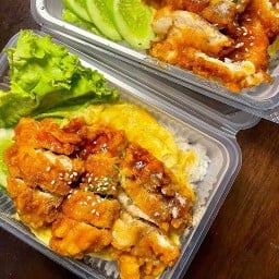 โอชิกิด้งข้าวไก่ทอด&หมูทอด