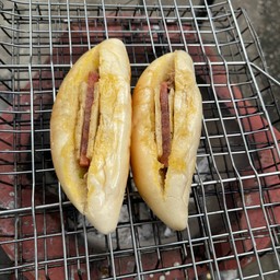 ปังญวนปิ้งยัดไส้