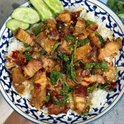 กะเพราหมูกรอบจุใจ(กับข้าว)