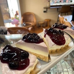 PRAW : Coffee & Bakery