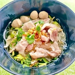 ก๋วยเตี๋ยวเนื้อนายบูม