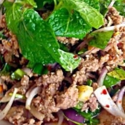 ลาบเป็ด ก๋วยเตี๋ยวเป็ดพะโล้ หน้าแขวงทางหลวงบ้านไผ่