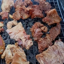 คอหมูย่าง (ยิ่งรวย)