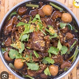 ก๋วยเตี๋ยวหมูตุ๋นพิเศษ85