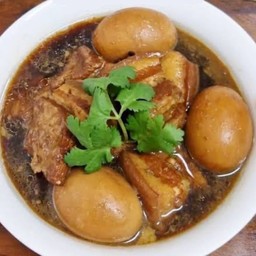 ไข่พะโล้หมูสามชั้น