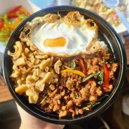 กระเพราพริกแห้ง52(ฟรี!!ไข่ดาว) พหลโยธิน52