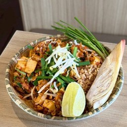 ผัดไทยโบราณ กุ้งแห้ง