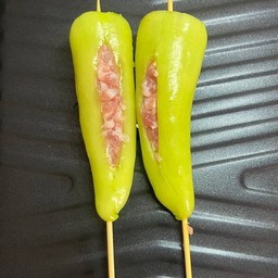 พริกหยวกไส้ทะลักหมูสับ