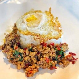 กะเพราอร่อยสุดซอย(บ้านท่อ)
