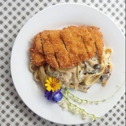 พาสต้าซอสครีมเห็ดหมูทงคัตสึ