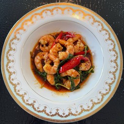 กนะเพากุ้งกับข้าว