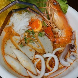 ก๋วยเตี๋ยวต้มยำน้ำข้นรวมทะเล