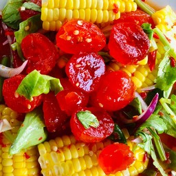 ยำไข่แดง