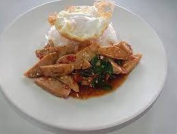 ข้าผัดกระเพราหมูยอ(ราดข้าว)